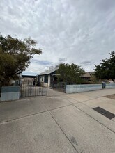 1311 Edith Blvd SE in Albuquerque, NM - Foto de edificio - Building Photo