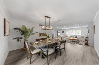 7107 E Mockingbird Ln in Dallas, TX - Building Photo - Building Photo