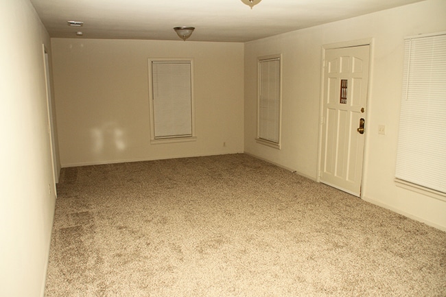 201 N McEntire Ct in Fort Worth, TX - Building Photo - Building Photo