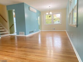 2347 Morse Ave in Scotch Plains, NJ - Building Photo - Building Photo