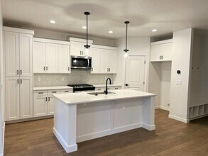 11022 W Hydrangea St in Boise, ID - Building Photo - Building Photo