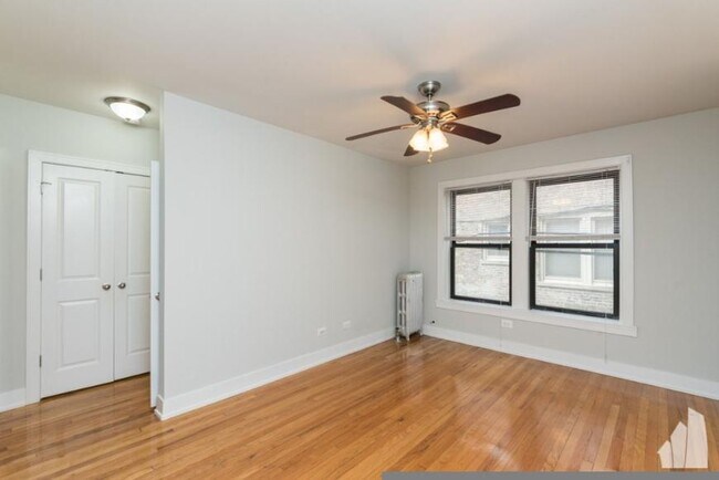 property at 516 W Cornelia Ave