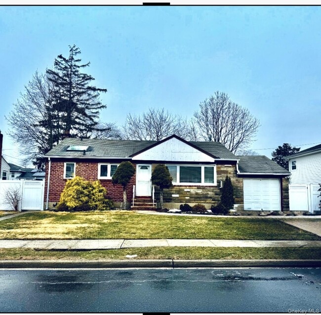 property at 31 Evelyn Ln