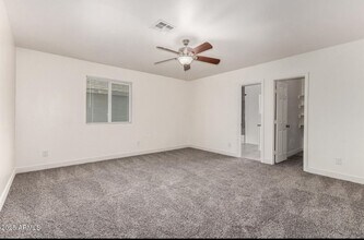 2828 E Chipman Rd, Unit 1 in Phoenix, AZ - Foto de edificio - Building Photo