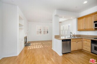 13080 Pacific Promenade in Los Angeles, CA - Building Photo - Building Photo