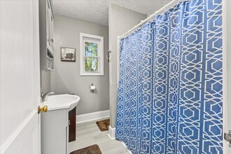 350 Hill Park Dr in Bristol, VA - Building Photo - Building Photo