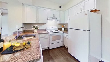 Arbor Circle Apartments in Ypsilanti, MI - Foto de edificio - Building Photo