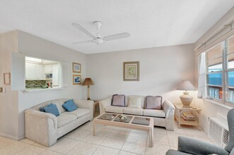 435 Chatham U in West Palm Beach, FL - Building Photo - Building Photo