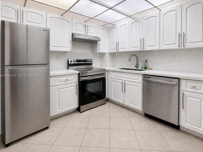 property at 1621 Collins Ave