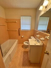 2829 Lakeside Dr in The Village, OK - Building Photo - Building Photo