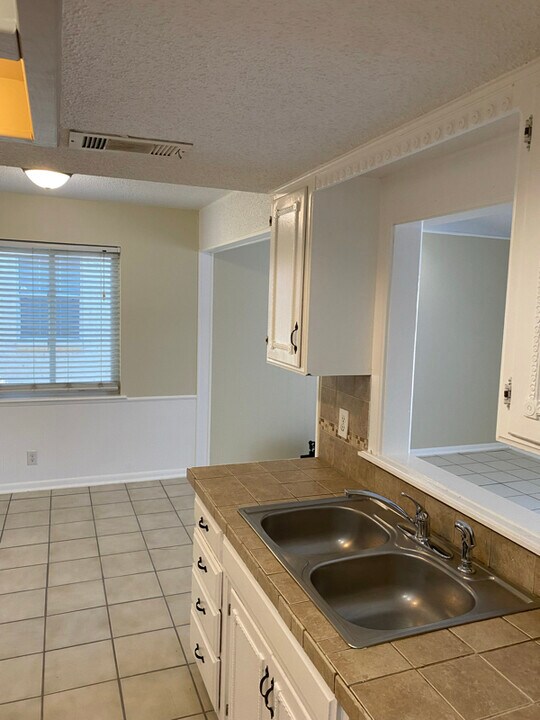 2709 Shawn Dr in Denison, TX - Foto de edificio