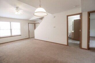 2119 N Ballenger Ln in Columbia, MO - Building Photo - Building Photo