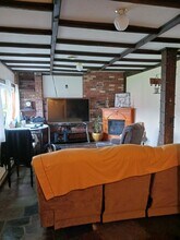 5 Adirondack Rd, Unit A in Hadley, NY - Foto de edificio - Building Photo