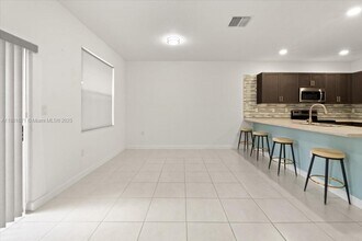 2648 SE 15th Ct in Homestead, FL - Building Photo - Building Photo