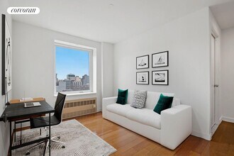 41-18 Crescent St in Queens, NY - Building Photo - Building Photo