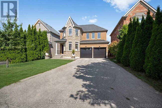 60 Tuscana Blvd in Vaughan, ON - Building Photo - Building Photo