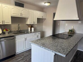 913 Valley View Dr in Allen, TX - Building Photo - Building Photo
