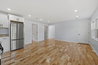 382 West Main Street in Groton, MA - Building Photo - Building Photo