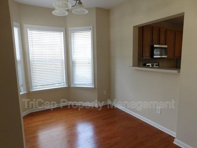 524 Elm Ave in Wake Forest, NC - Foto de edificio - Building Photo