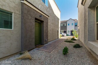 2268 W Laurie Ln in Phoenix, AZ - Building Photo - Building Photo