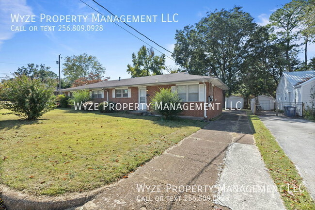 2418 Woodview Dr SE in Huntsville, AL - Building Photo - Building Photo