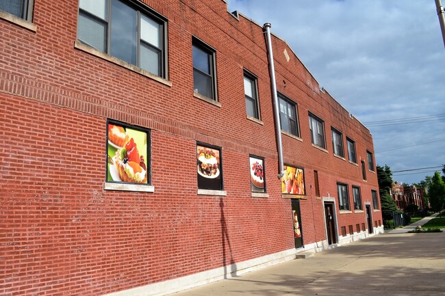 property at 4349 N Spaulding Ave