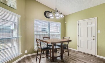 3430 Ridge Smoke in San Antonio, TX - Foto de edificio - Building Photo