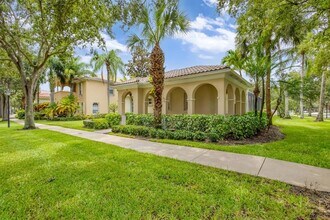 121 Savona Dr in Jupiter, FL - Building Photo - Building Photo