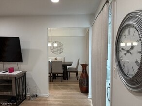 6 Paula Way in Berkeley Heights, NJ - Foto de edificio - Building Photo