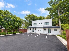 329 NW 17th Ave in Miami, FL - Building Photo