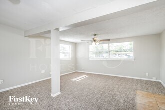 493 Notre Dame Dr in Altamonte Springs, FL - Foto de edificio - Building Photo