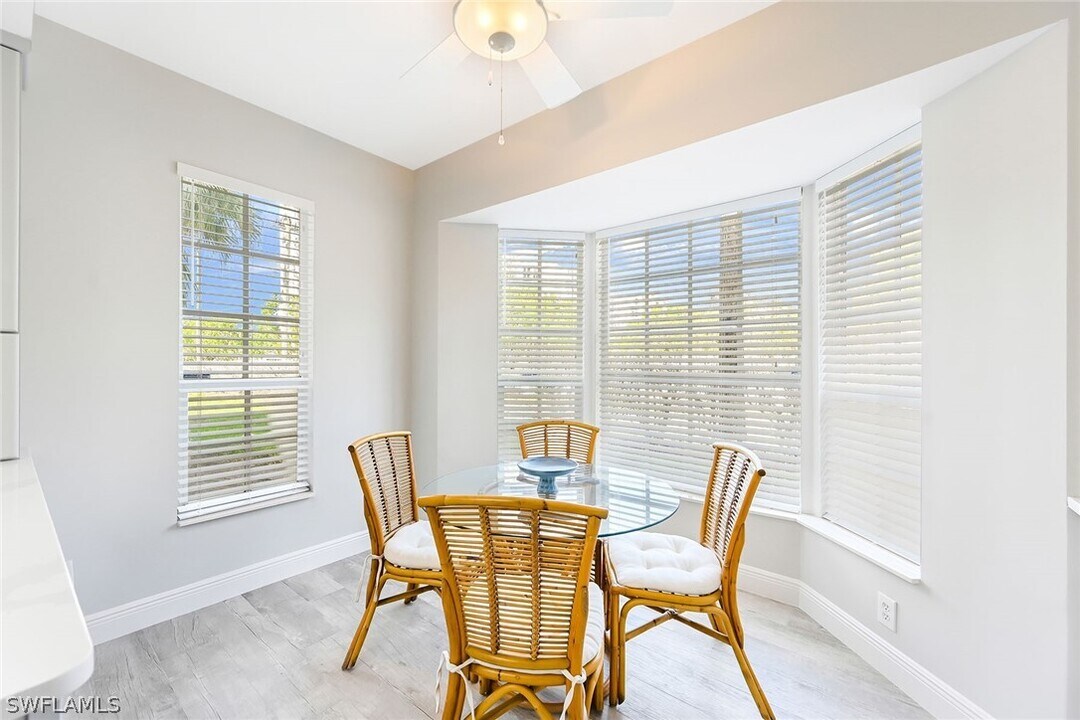 651 Wiggins Lake Dr in Naples, FL - Building Photo
