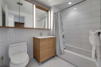 625W W 57th St in New York, NY - Foto de edificio - Building Photo