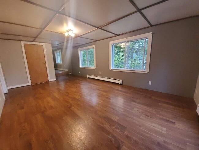 37 County Rd in Milford, ME - Building Photo - Building Photo