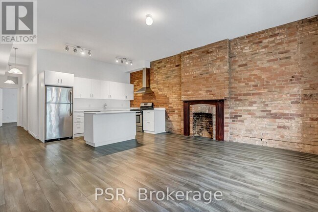 property at 464 College St