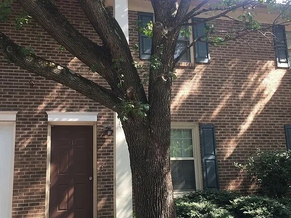 111 Royal Forest Ct Photo