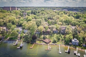 5026 Lake Mendota Dr in Madison, WI - Building Photo - Building Photo