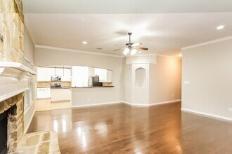 207 Carriage Dr in Willow Park, TX - Foto de edificio - Building Photo