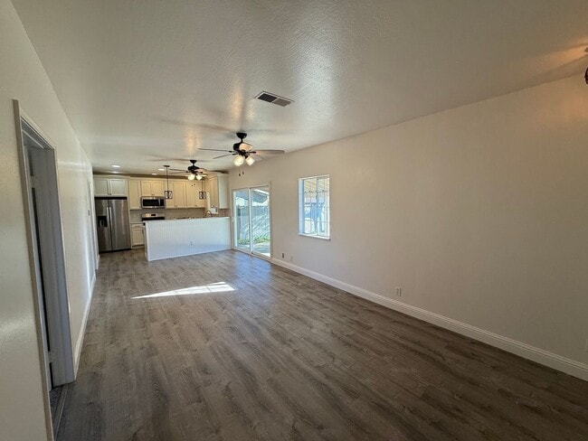 150 N Acacia Ave in Ripon, CA - Building Photo - Building Photo