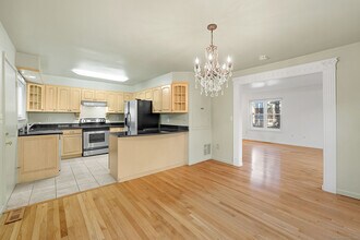 49 Pemberwick Rd in Greenwich, CT - Building Photo - Building Photo