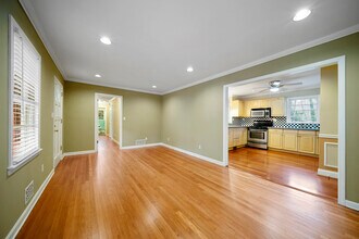 253 Valley Ridge Dr in Roswell, GA - Building Photo - Building Photo