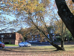 Hollow Run Apartments in West Chester, PA - Building Photo - Building Photo