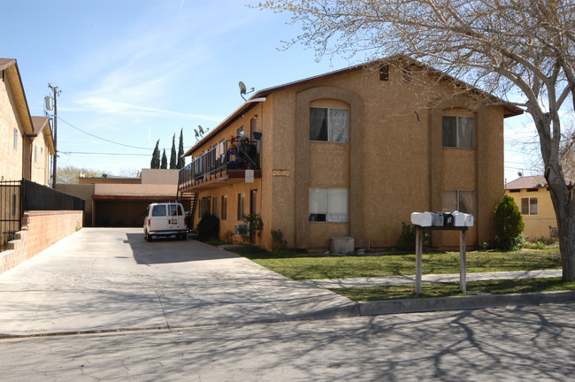 38558 4th St in Palmdale, CA - Building Photo - Building Photo