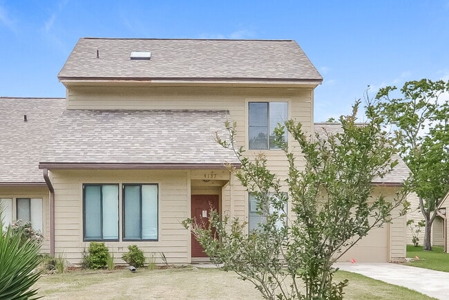 4137 Rollingwood Ct