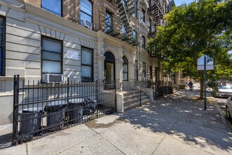 610-612 St Nicholas Ave in New York, NY - Building Photo - Building Photo
