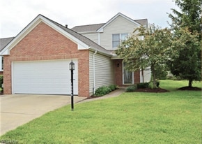 16548 Sunwood Oval in Strongsville, OH - Building Photo