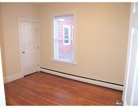 317 Hurley St-Unit -2 in Cambridge, MA - Building Photo - Building Photo