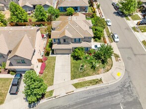 3355 Seymour Ct in West Sacramento, CA - Building Photo - Building Photo