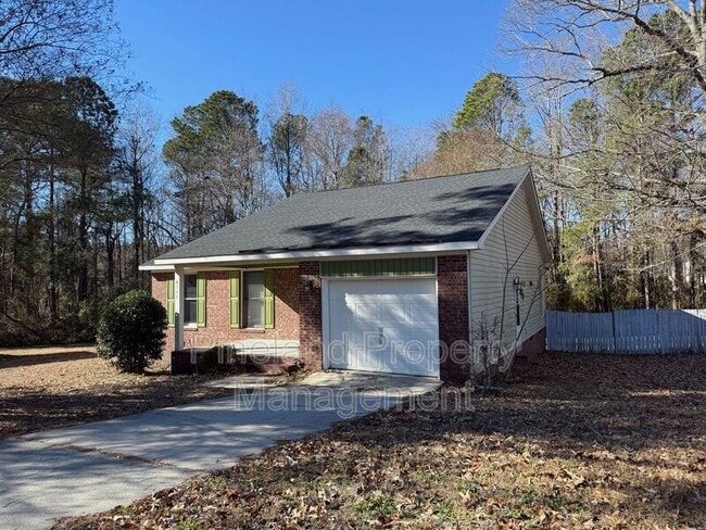 6577 Green Meadow Ct in Fayetteville, NC - Building Photo - Building Photo