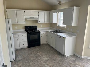 202 Northwinds N Dr in Zebulon, NC - Building Photo - Building Photo